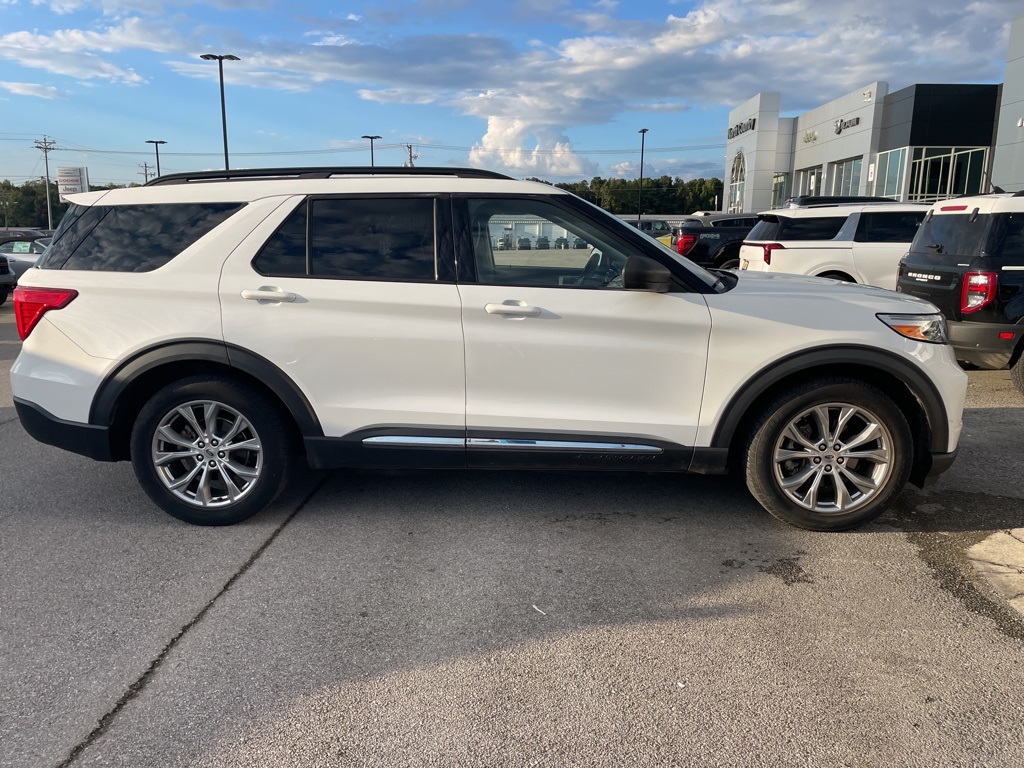 2020 Ford Explorer XLT photo 3