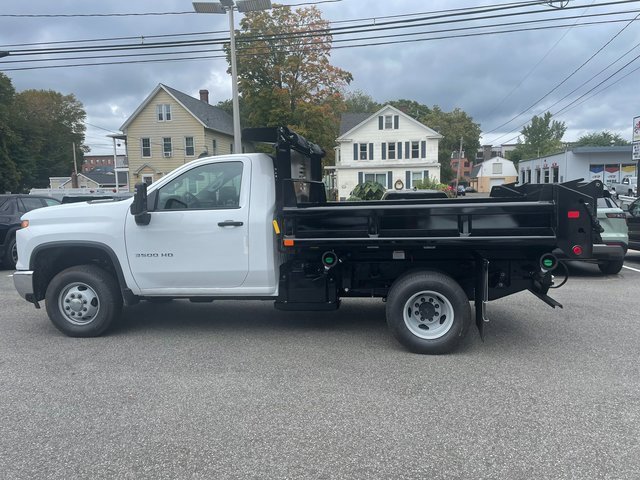 2025 Chevrolet Silverado 3500HD Work Truck photo 2