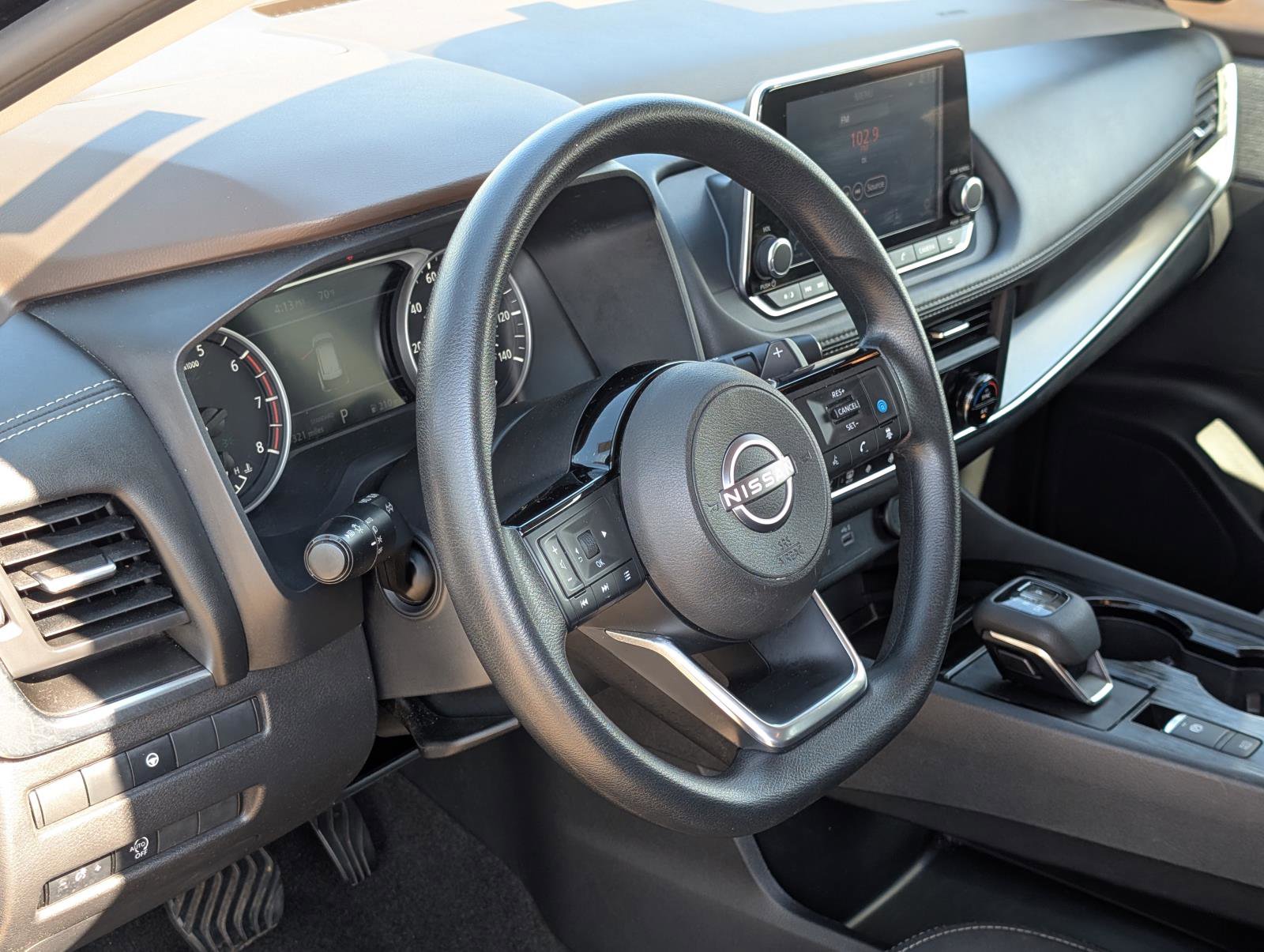 2023 Nissan Rogue SV photo 19