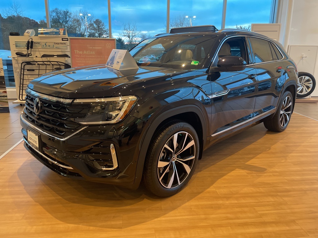 2026 Volkswagen Atlas Cross Sport SEL Premium R-LINE's photo