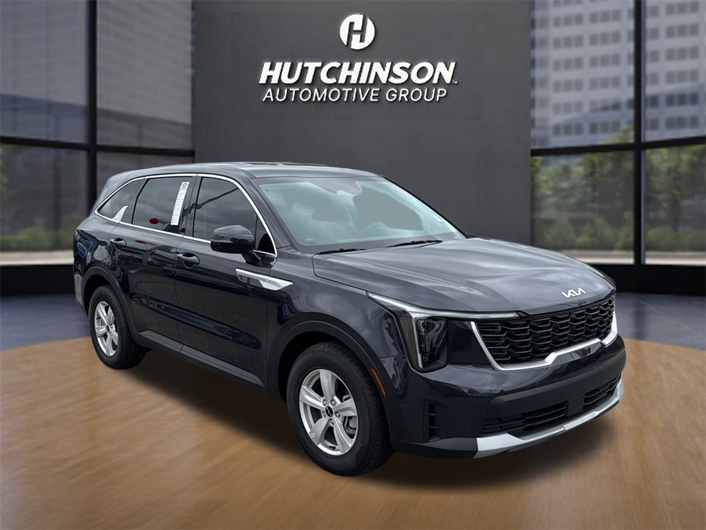 2025 Kia Sorento LX's photo