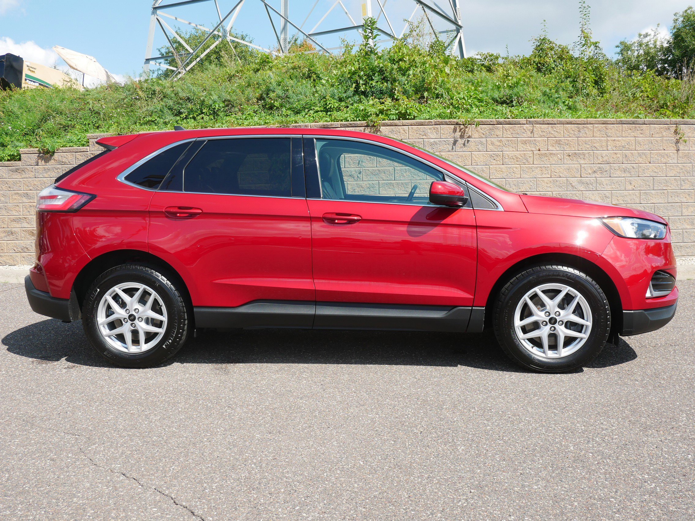 2023 Ford Edge SEL photo 7