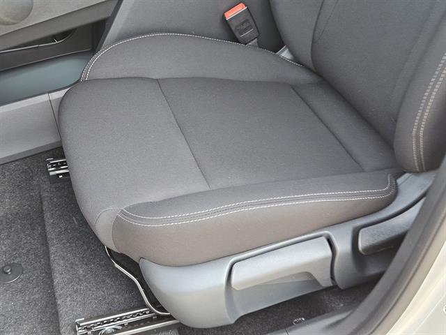 2025 Nissan Rogue S photo 16