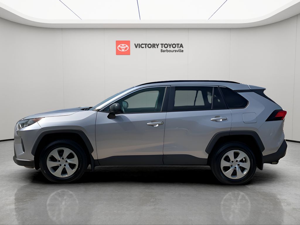 2019 Toyota RAV4 LE photo 7