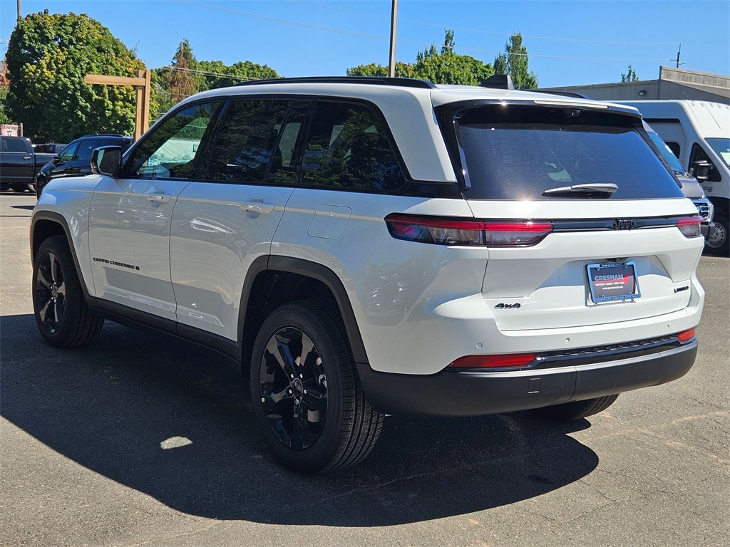 2025 Jeep Grand Cherokee Limited photo 3