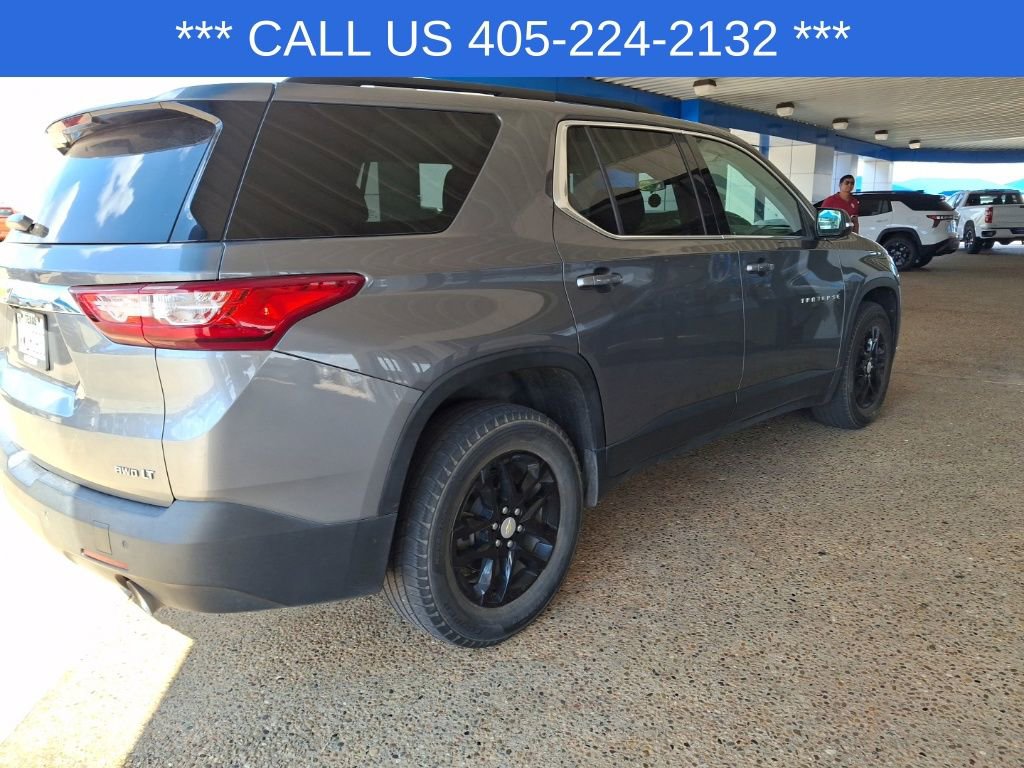 2021 Chevrolet Traverse Leather photo 2