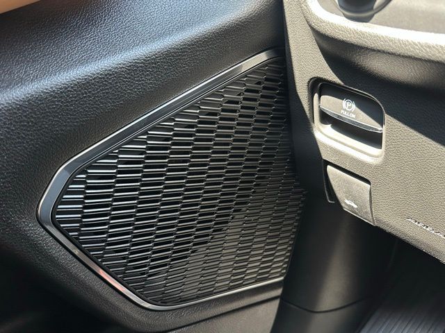 2025 Jeep Grand Cherokee Summit photo 18
