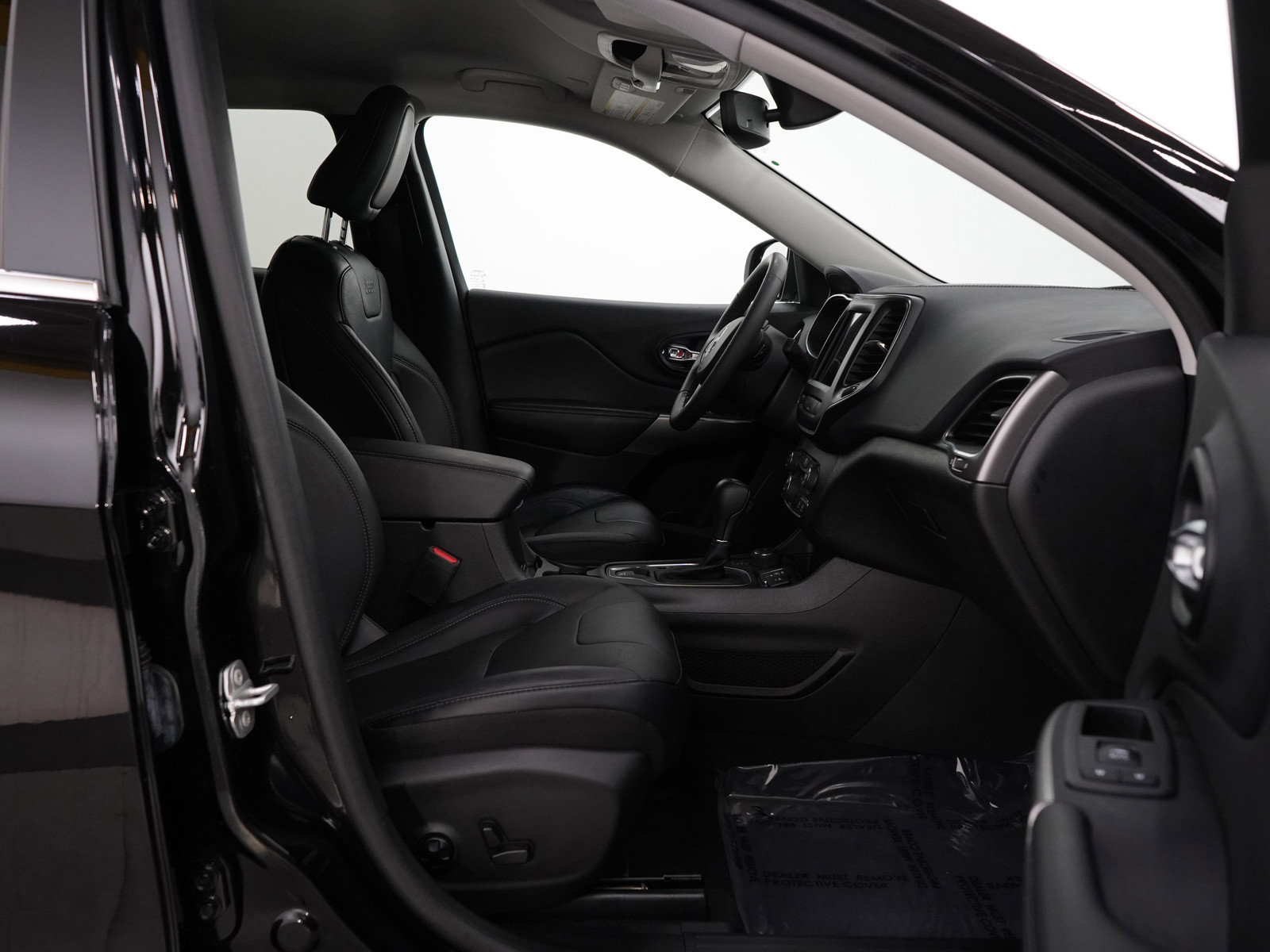 2021 Jeep Cherokee Altitude Latitude Lux photo 8