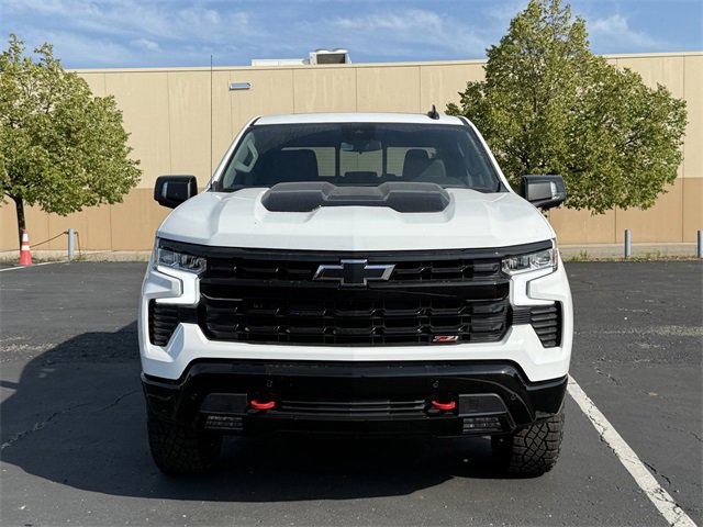 2026 Chevrolet Silverado Trail Boss LT photo 2