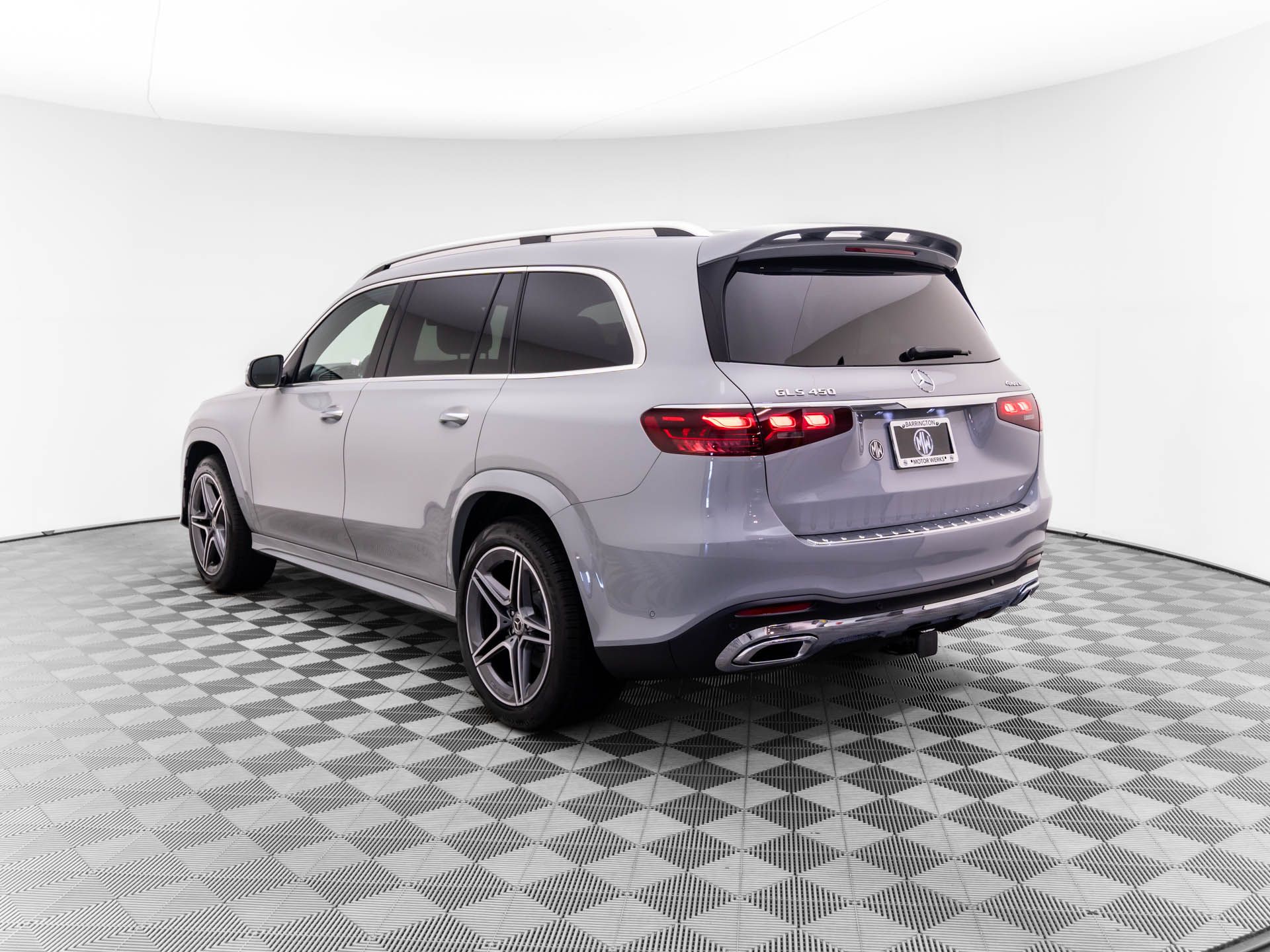 2025 Mercedes Benz GLS 450 4MATIC photo 4