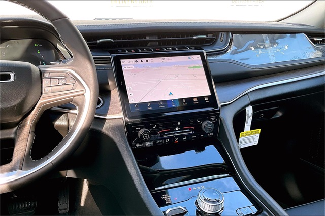 2024 Jeep Cherokee 4xe photo 8