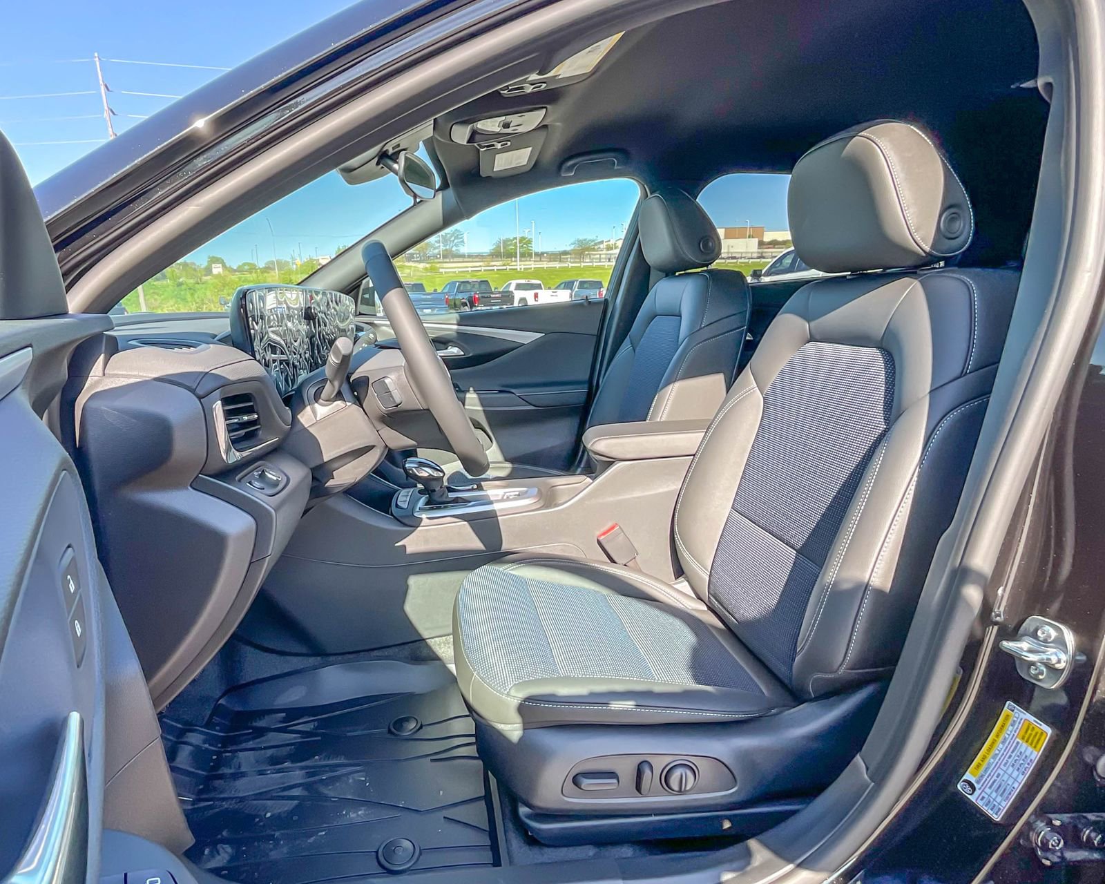 2025 Buick Envista Preferred photo 10