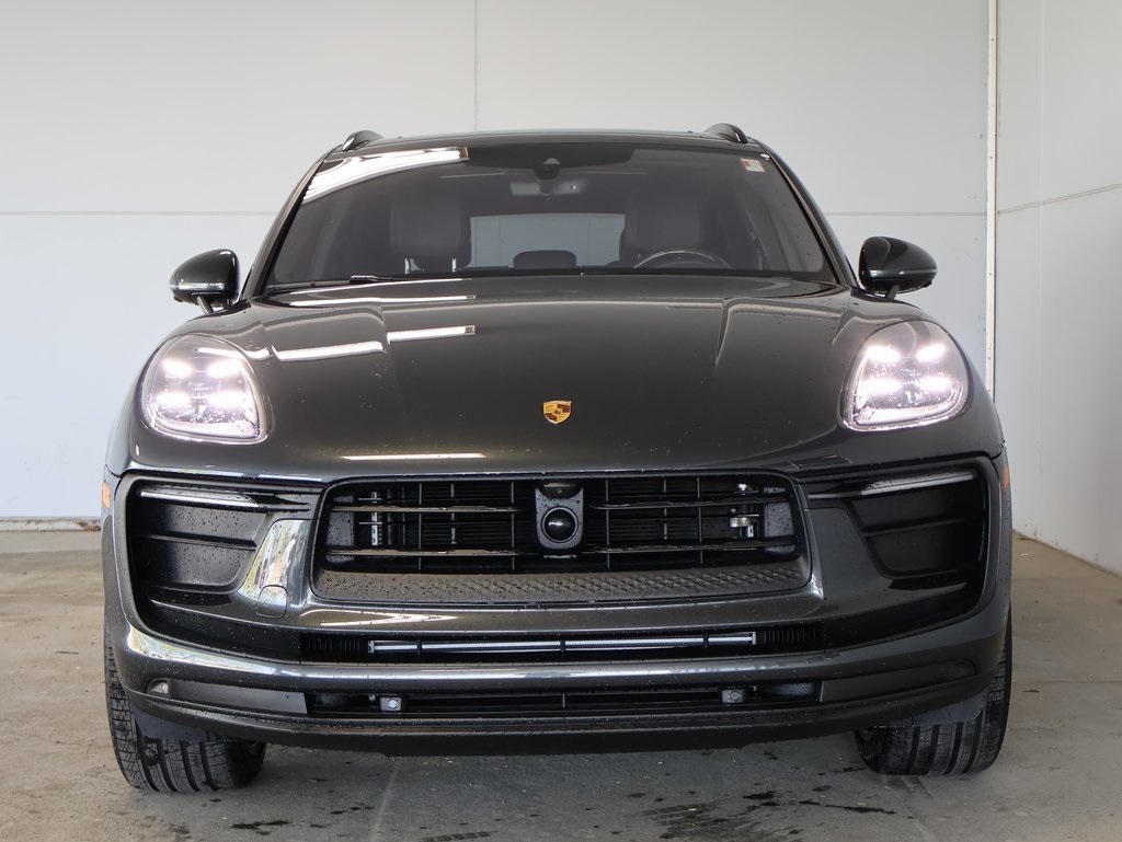2024 Porsche Macan T photo 13