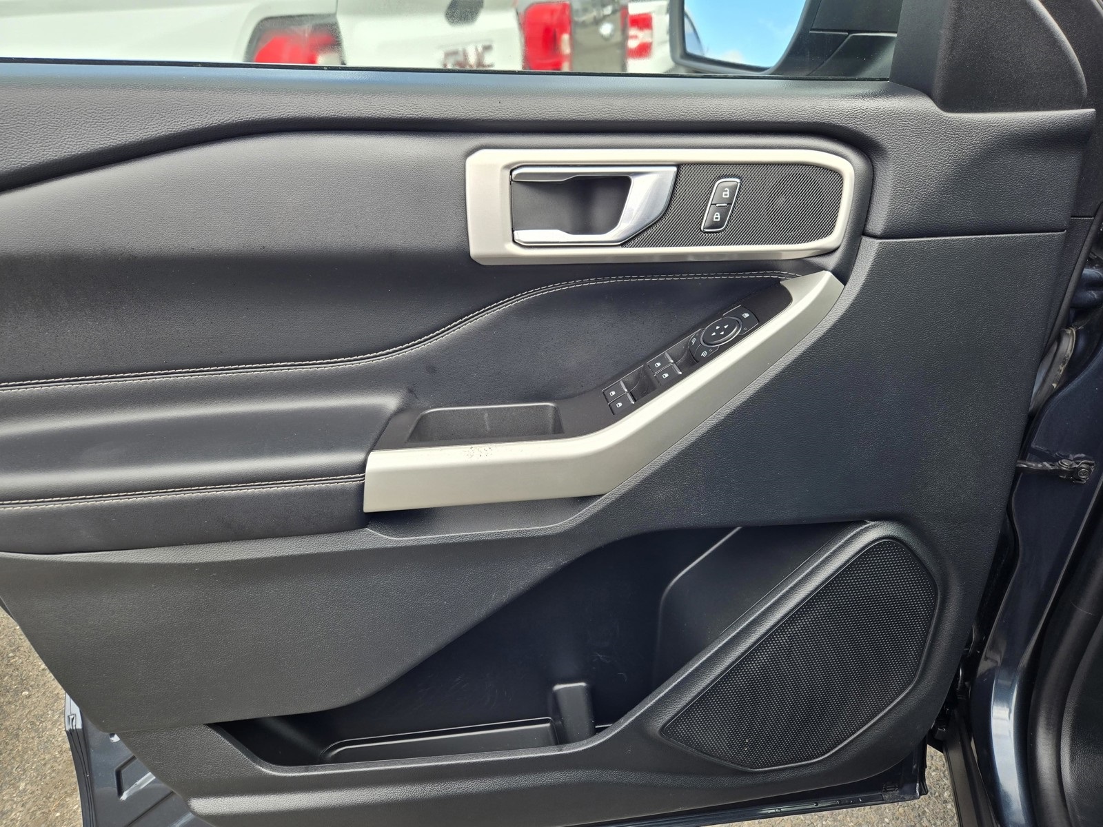 2022 Ford Explorer XLT photo 18
