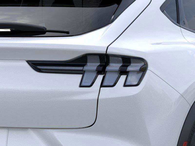 2025 Ford Mustang Mach-E Select photo 18