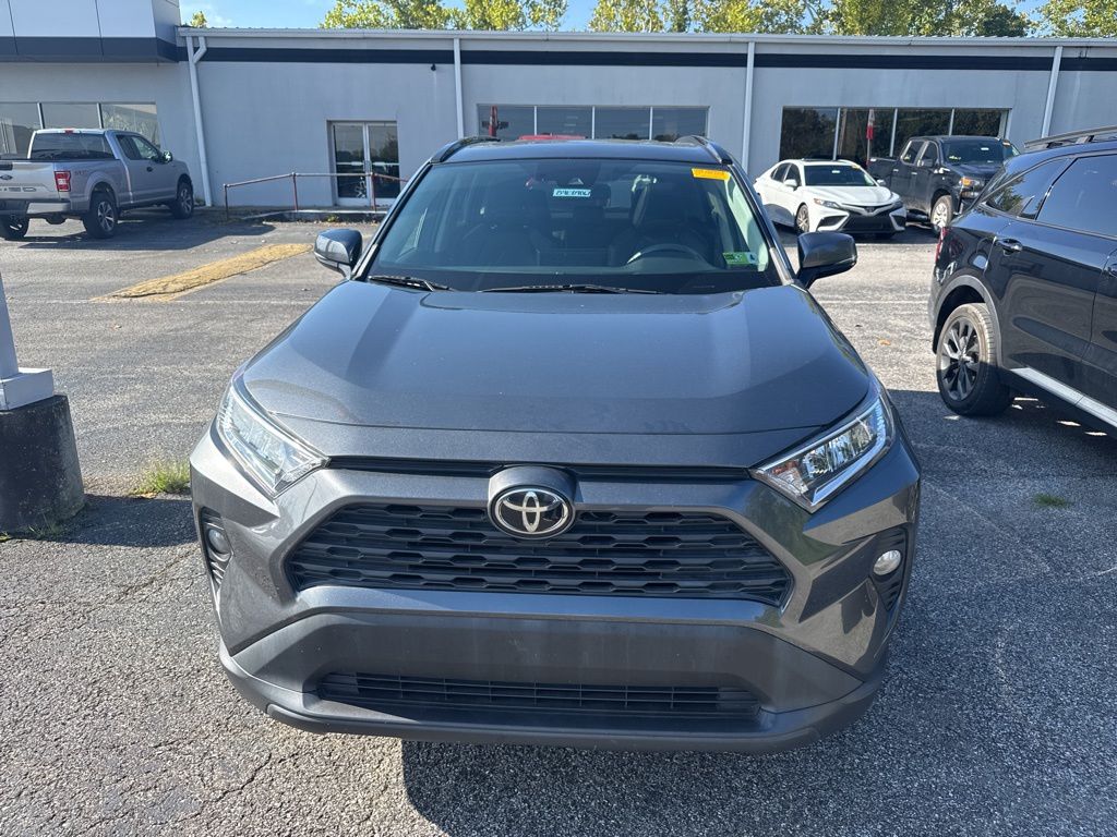 2021 Toyota RAV4 XLE Premium photo 2