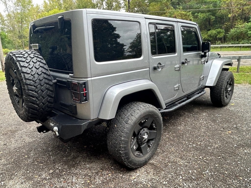 2017 Jeep Wrangler Unlimited Sahara photo 8