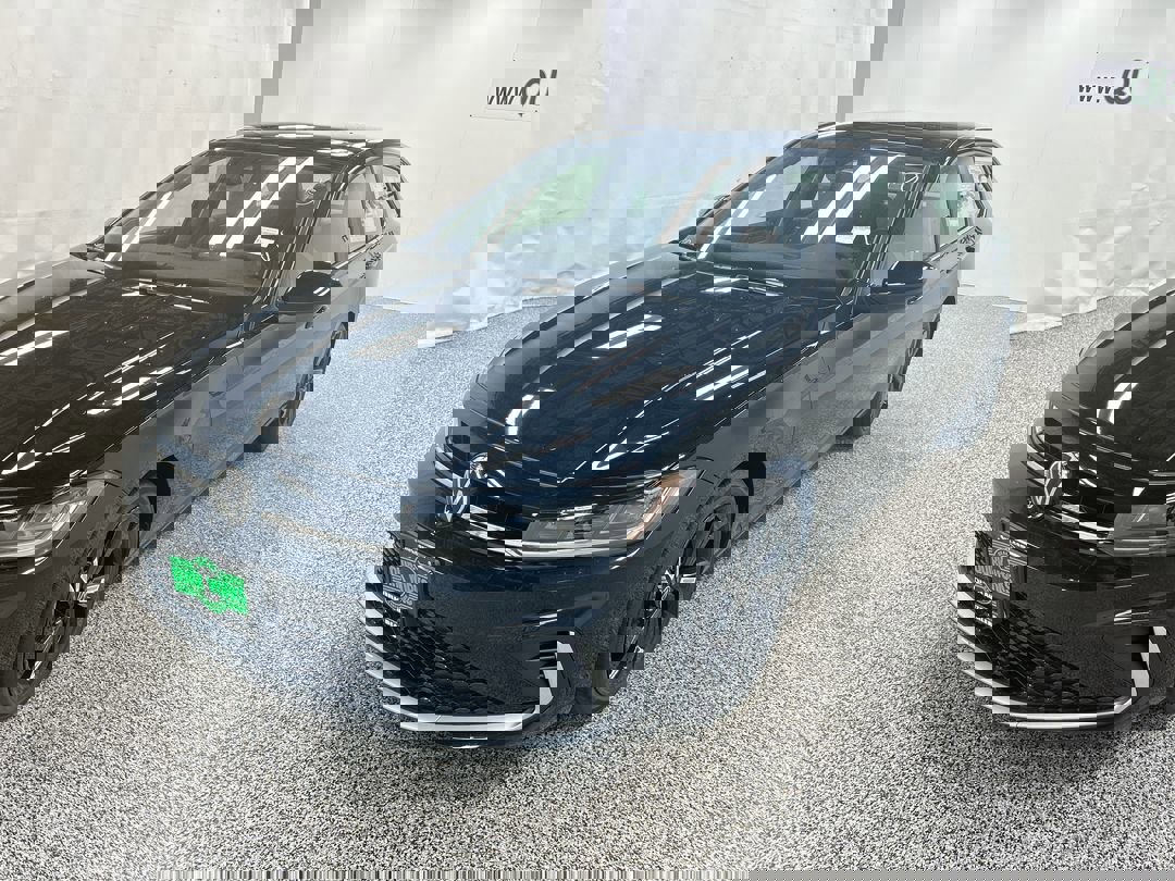 2025 Volkswagen Jetta SE photo 3