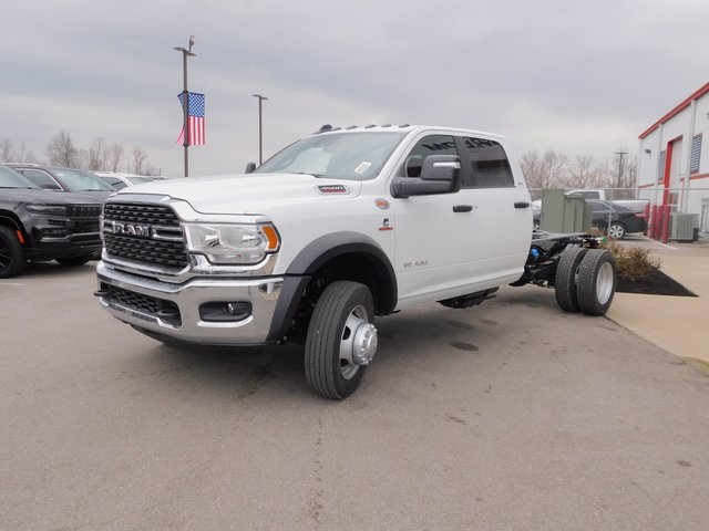 2024 Ram 4500 SLT photo 3