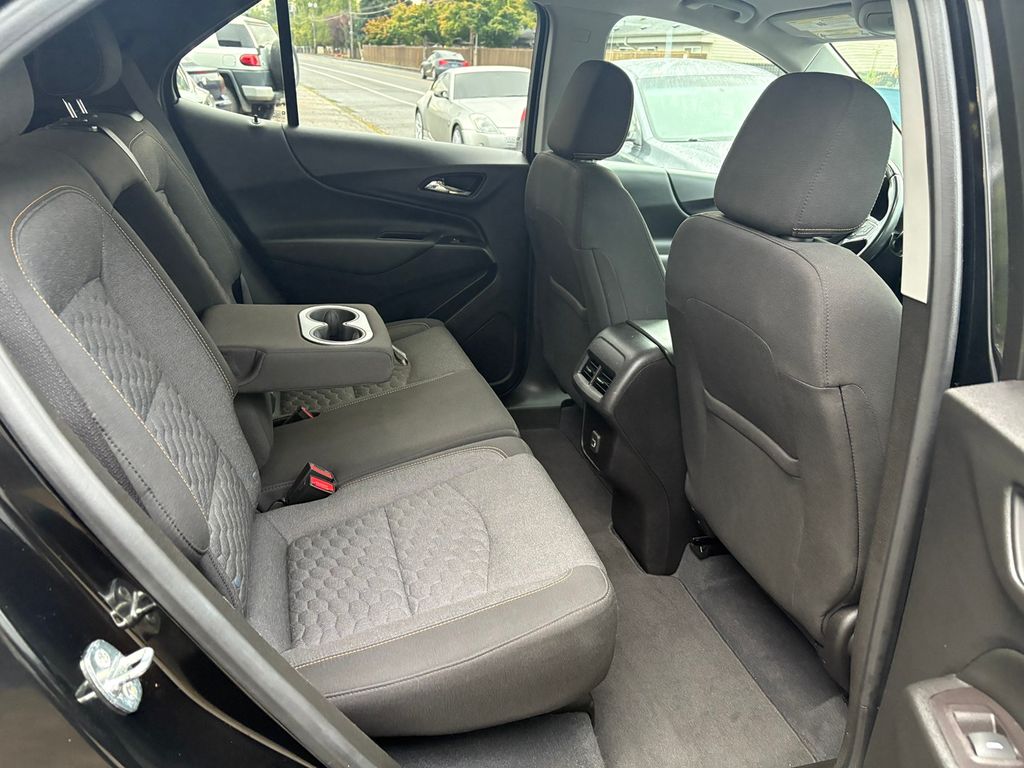 2021 Chevrolet Equinox LT photo 28