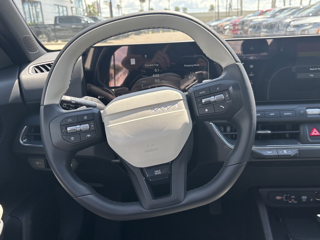 2025 Kia K4 GT-Line photo 10