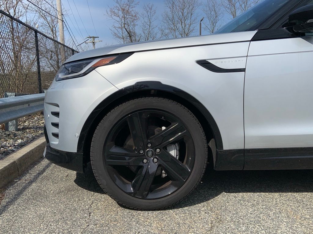 2024 Land Rover Discovery SE photo 9