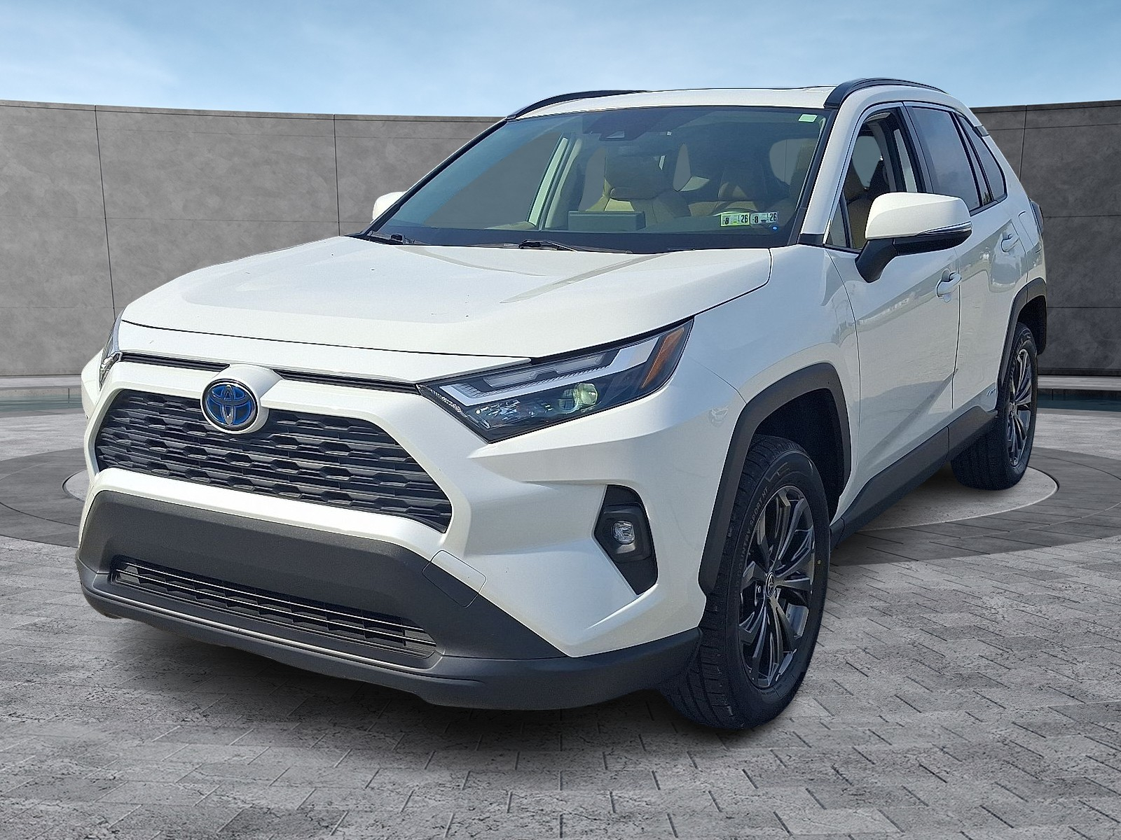 2022 Toyota RAV4 Hybrid XLE Premium photo 4