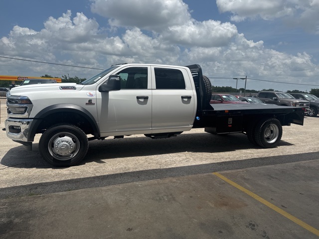 2025 Ram 5500 Tradesman photo 3
