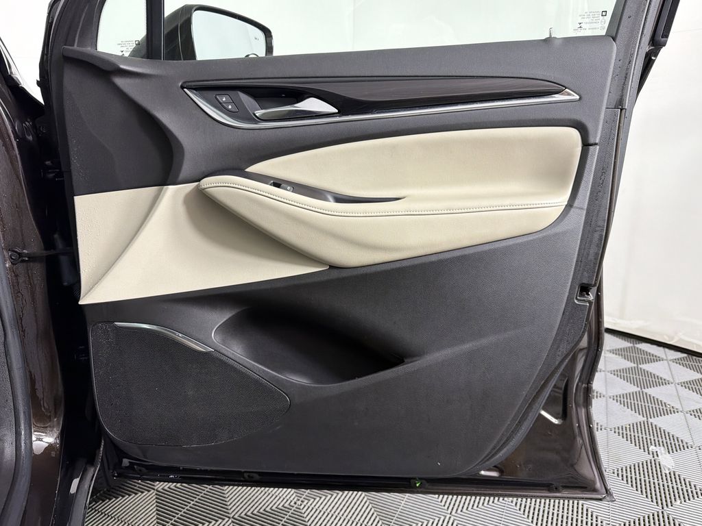 2018 Buick Enclave Essence photo 12