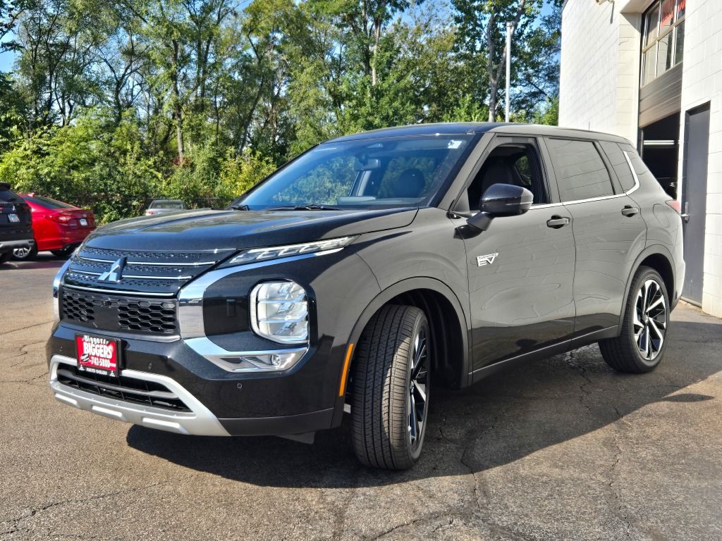 2025 Mitsubishi Outlander PHEV SE photo 3