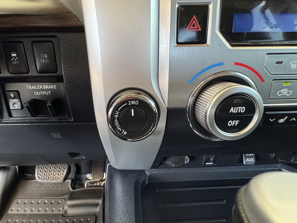 2018 Toyota Tundra Limited photo 12
