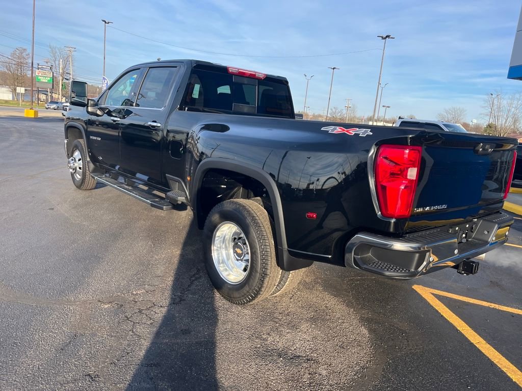 2026 Chevrolet Silverado 3500HD LTZ photo 3
