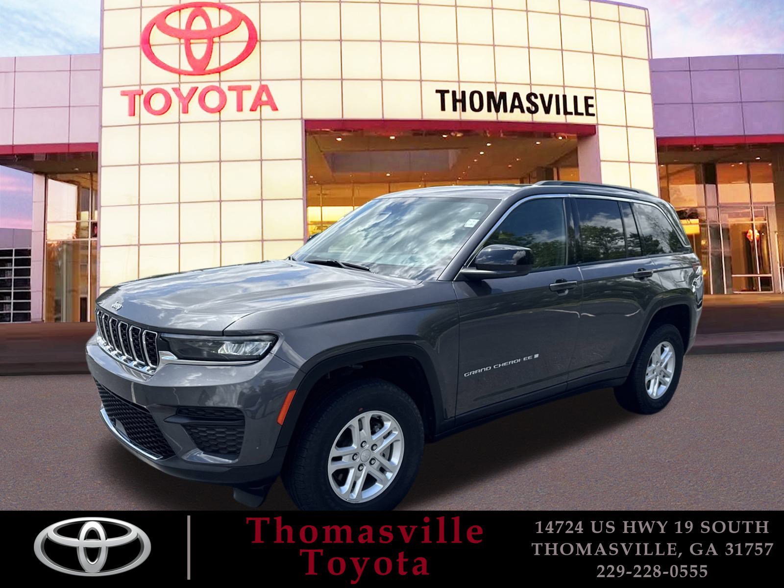 2024 Jeep Grand Cherokee Laredo's photo