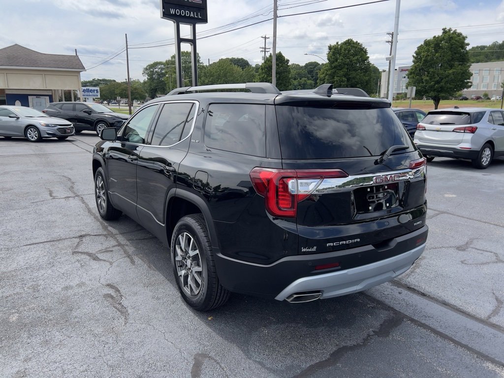 2023 Gmc Acadia SLE photo 3