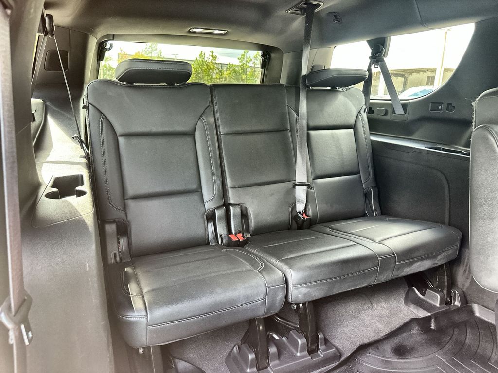 2022 Chevrolet Suburban Z71 photo 26