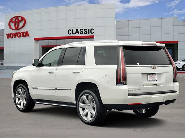 2018 Cadillac Escalade Luxury photo 4