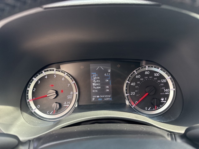 2022 Toyota Highlander LE photo 13