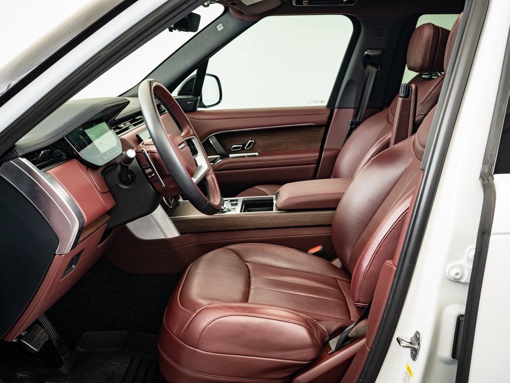 2023 Land Rover Range Rover SE photo 18