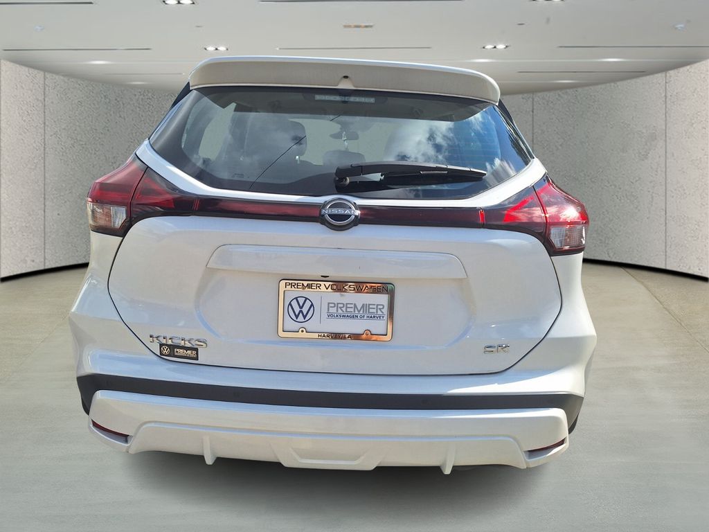 2024 Nissan Kicks SR photo 4