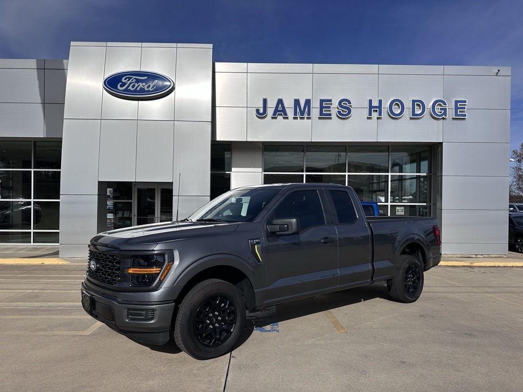 2025 Ford F-150 STX's photo