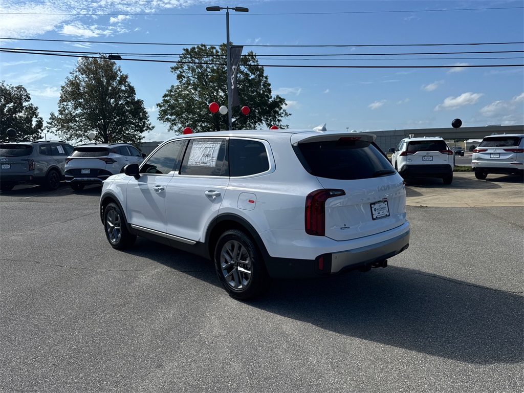 2025 Kia Telluride LX photo 4