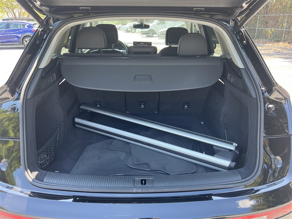2021 Audi Q5 45 Premium photo 4