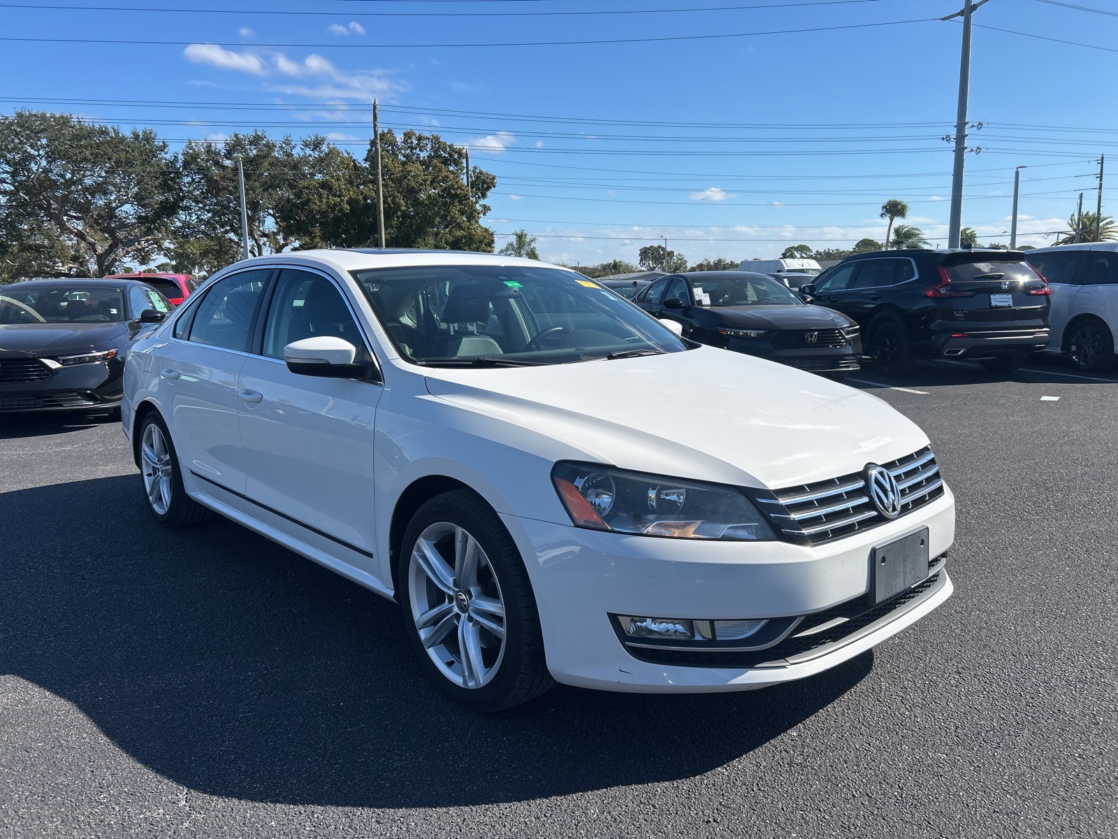 2013 Volkswagen Passat SE's photo
