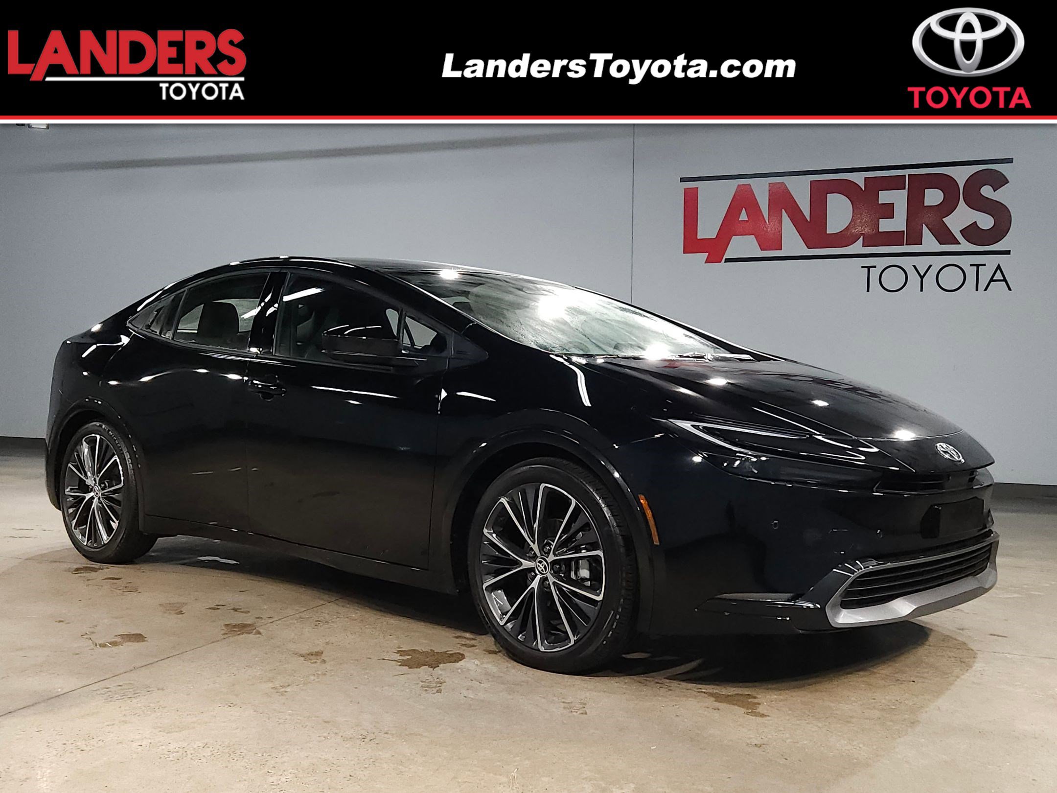 2024 Toyota Prius LE's photo