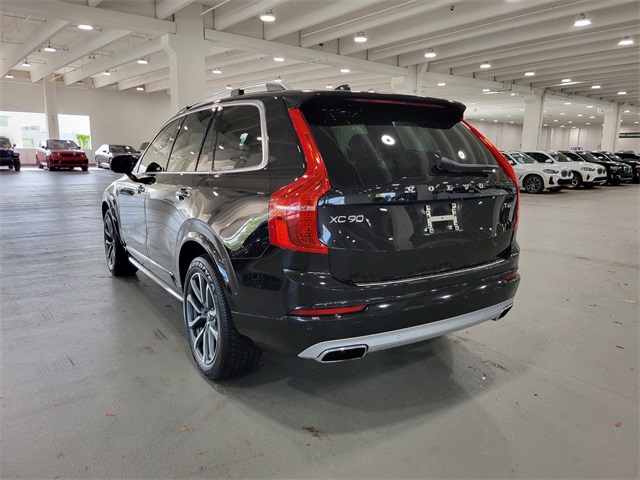 2019 Volvo XC90 T6 Momentum photo 10