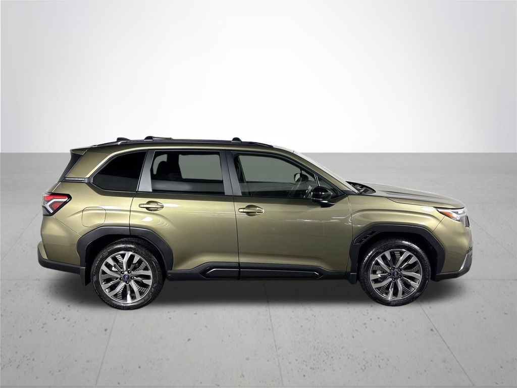 2025 Subaru Forester Touring photo 4