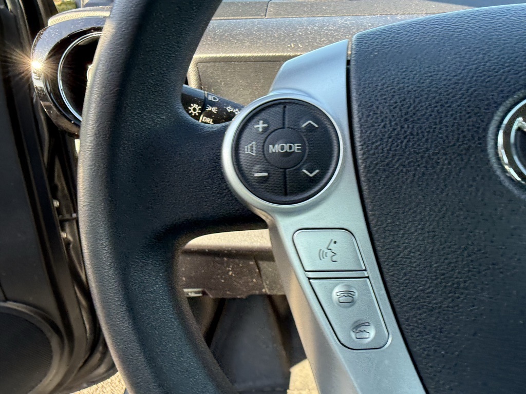 2015 Toyota Prius C Two photo 11