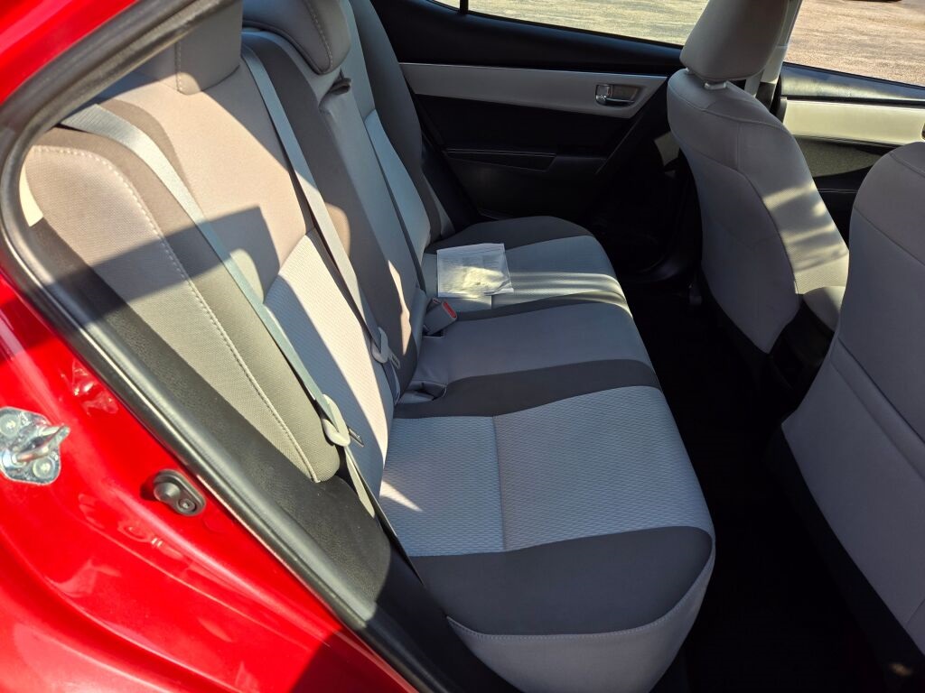 2019 Toyota Corolla LE photo 7
