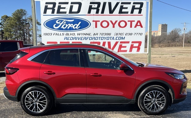 2024 Ford Escape PHEV's photo