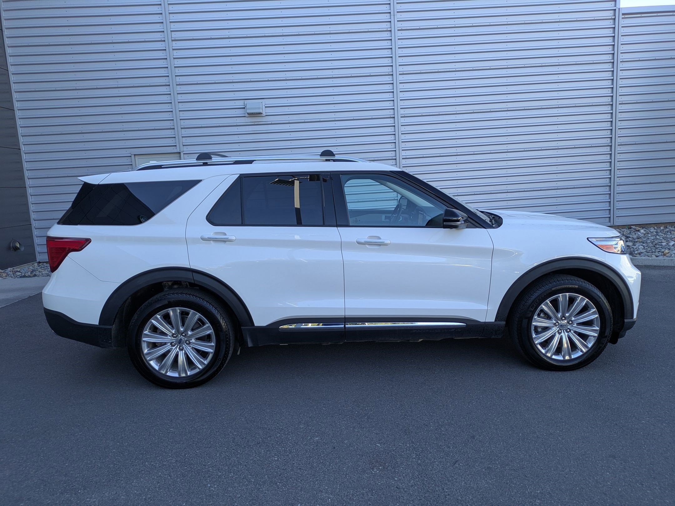 2022 Ford Explorer Limited photo 2